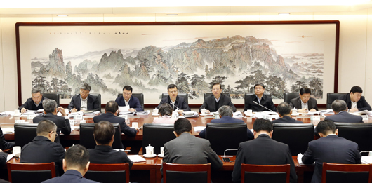 公司黨組理論學(xué)習(xí)中心組（擴(kuò)大）進(jìn)行集體學(xué)習(xí)